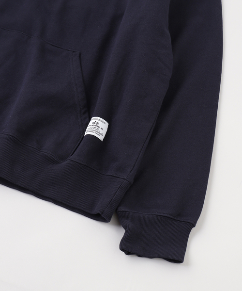 Alpha Industries（アルファインダストリーズ）の「ALPHA INDUSTRIES / アルファ インダストリーズ PLAIN HOODIE（パーカー・メンズ・ブラック/ネイビー/ホワイト系その他・X-LARGE/LARGE/MEDIUM/SMALL）」の5枚目の写真