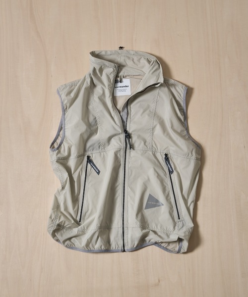 and wander（アンドワンダー）の「and wander ALPHA VEST（ベスト
