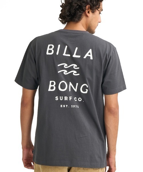 BILLABONG（ビラボン）の「ビラボン BILLABONG アウトドアカジュアル 半袖Tシャツ ONE TIME（Tシャツ/カットソー・メンズ・ダークグレー/レッド・S/M/L）」の2枚目の写真