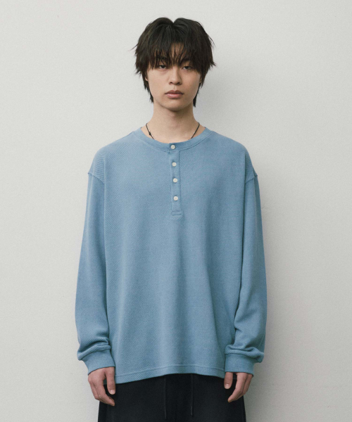 ヘンリーネックワッフルロングスリーブ_グレイッシュブルー（Tシャツ