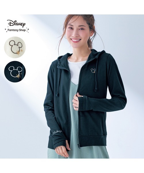Disney（ディズニー）の「ミッキーモチーフのUVケアパーカー（パーカー・レディース・ブラック/オフホワイト・S/M/L/LL/3L）」の3枚目の写真