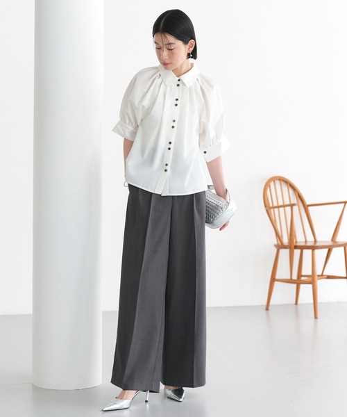 RUIRUE BOUTIQUE(ルイルエブティック)の「洗える ストレッチ 2Set | タック ギャザー シャツ / 綺麗シルエット ・ ワイドパンツ | パンツスーツ・セットアップ・お仕事服・通勤服・シャツ・ママスーツ(セットアップ・レディース・ブラック/ホワイト×ブラック/ホワイト×グレー・S/M/L)」の2枚目の写真