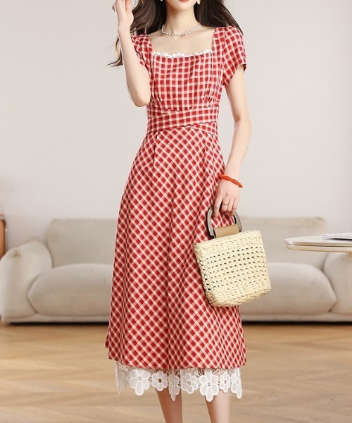 LUCPY（ラクピー）の「チェック柄レース切替ロングワンピース（ワンピース・レディース・レッド・X-LARGE/LARGE/MEDIUM/SMALL）」の2枚目の写真