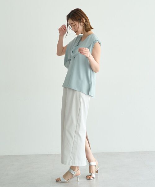 YECCA VECCA(イェッカヴェッカ)の「ドレープブラウス(シャツ/ブラウス・レディース・オフホワイト/ネイビー/ミント・FREE)」の20枚目の写真