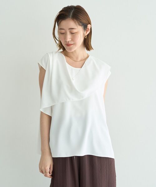 YECCA VECCA(イェッカヴェッカ)の「ドレープブラウス(シャツ/ブラウス・レディース・オフホワイト/ネイビー/ミント・FREE)」の2枚目の写真