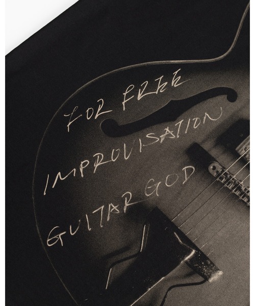 LAD MUSICIAN（ラッドミュージシャン）の「Gibson × LAD MUSICIAN PRINT T-SHIRT（Tシャツ/カットソー・メンズ・ブラック・42/44）」の3枚目の写真