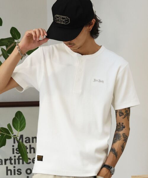 BEN DAVIS(ベンデイビス)の「【BEN DAVIS(ベンデイビス)】 RIB HENLEY TEE / Tシャツ 半袖 ヘンリーネック 刺繍 ワンポイント ユニセックス ピス(Tシャツ/カットソー・メンズ・グレー/ブラック/ホワイト・MEDIUM/X-LARGE/LARGE)」の6枚目の写真