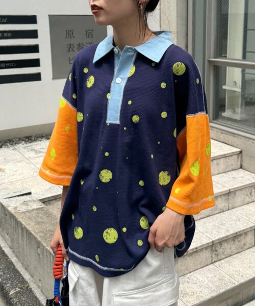 SOUNDSGOOOOD(サウンズグッド)の「【SOUNDS GOOOOD】ランダムドット柄配色ワッフルポロ(ポロシャツ・レディース・ネイビー/レッド・ONE SIZE)」の6枚目の写真