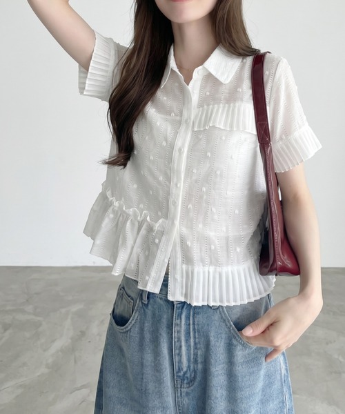 umune(ウムネ)の「ブラウス ドット柄 ジャガード 裾プリーツ フリル 5分袖 五分袖 衿付き シアー 透け感 フェミニン トップス 夏(シャツ/ブラウス・レディース・オフホワイト/ブラック・FREE)」の1枚目の写真