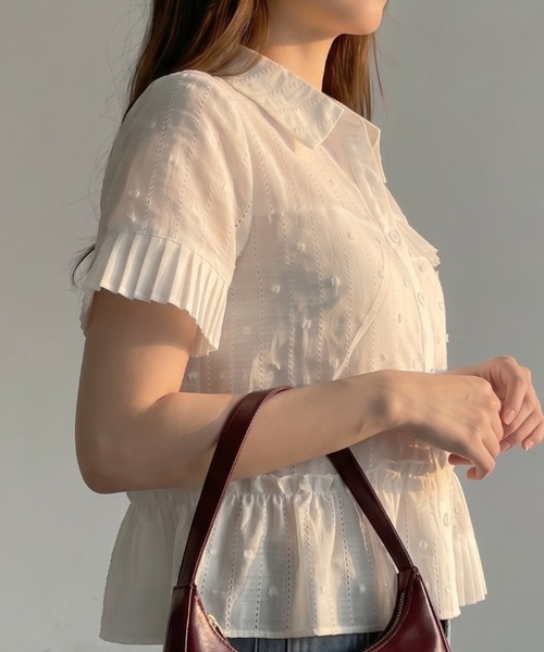 umune(ウムネ)の「ブラウス ドット柄 ジャガード 裾プリーツ フリル 5分袖 五分袖 衿付き シアー 透け感 フェミニン トップス 夏(シャツ/ブラウス・レディース・オフホワイト/ブラック・FREE)」の5枚目の写真