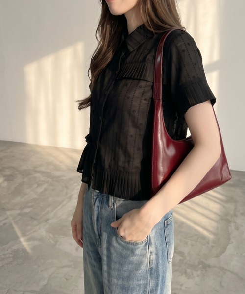umune(ウムネ)の「ブラウス ドット柄 ジャガード 裾プリーツ フリル 5分袖 五分袖 衿付き シアー 透け感 フェミニン トップス 夏(シャツ/ブラウス・レディース・オフホワイト/ブラック・FREE)」の20枚目の写真