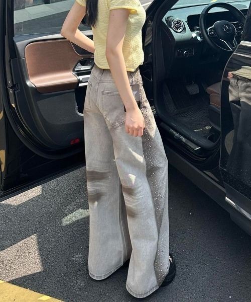 ViViDAY(ビビデー)の「サイドラインストーンデニムワイドパンツ(デニムパンツ・レディース・ベージュ・S/M/L)」の11枚目の写真