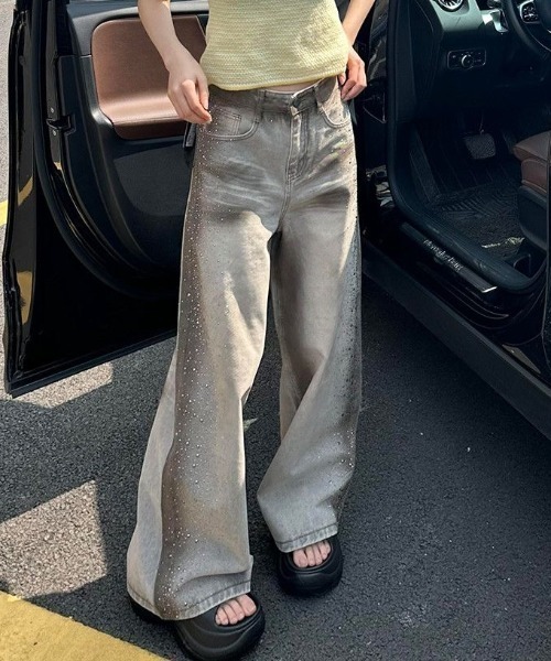 ViViDAY(ビビデー)の「サイドラインストーンデニムワイドパンツ(デニムパンツ・レディース・ベージュ・S/M/L)」の9枚目の写真