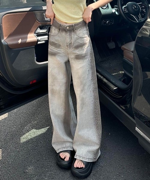 ViViDAY(ビビデー)の「サイドラインストーンデニムワイドパンツ(デニムパンツ・レディース・ベージュ・S/M/L)」の12枚目の写真