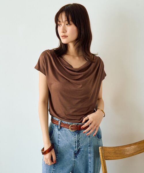 YECCA VECCA(イェッカヴェッカ)の「【接触冷感】ドレープカットトップス(Tシャツ/カットソー・レディース・ブラウン/ブルーグリーン/ブラック・FREE)」の4枚目の写真