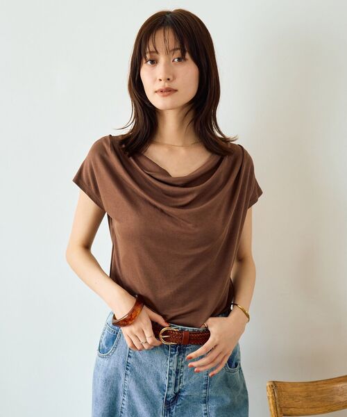 YECCA VECCA(イェッカヴェッカ)の「【接触冷感】ドレープカットトップス(Tシャツ/カットソー・レディース・ブラウン/ブルーグリーン/ブラック・FREE)」の16枚目の写真