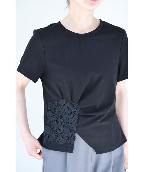 cawaii(カワイイ)の「花のスクエアレースのタックTシャツトップス(Tシャツ/カットソー・レディース・ホワイト/ブラック・FREE)」の2枚目の写真