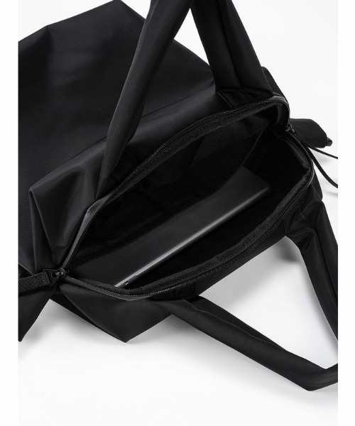 Cote&Ciel(コートエシエル)の「【cote&ciel/コートエシエル】 Rour Sleek Black / 3WAY リュック(バックパック/リュック・メンズ・ブラック・FREE)」の9枚目の写真