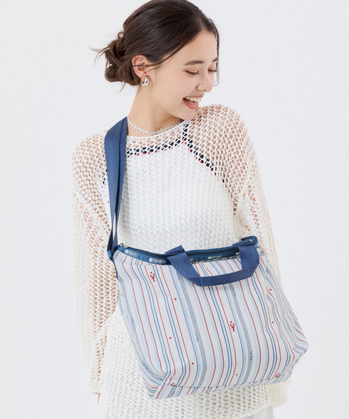 LeSportsac(レスポートサック)の「DELUXE EASY CARRY TOTE ジョイフルボヤージュ(トートバッグ・レディース・ブルー・FREE)」の1枚目の写真