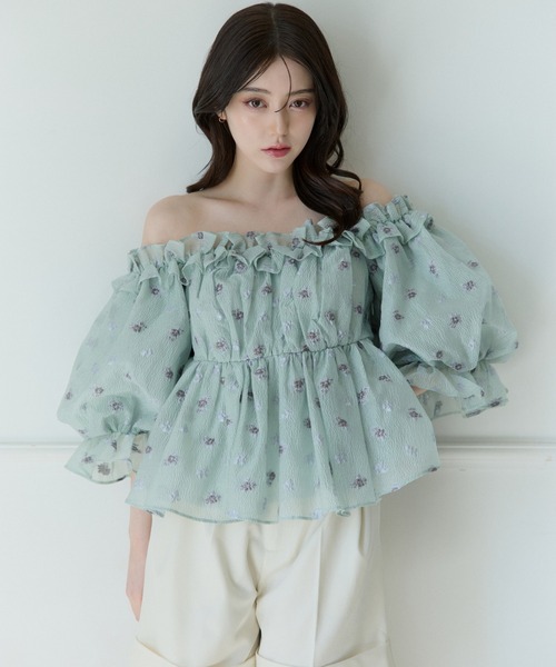 polaura(ポローラ)の「ブリーズフローラルシアートップス(ニット/セーター・レディース・ミント/クリーム/ブラック・FREE)」の3枚目の写真