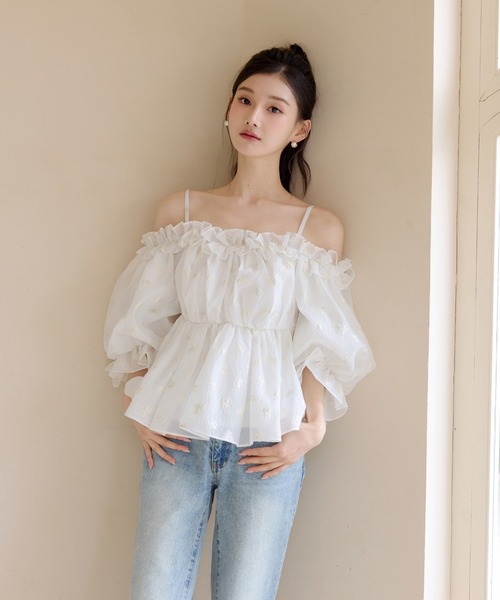 polaura(ポローラ)の「ブリーズフローラルシアートップス(ニット/セーター・レディース・ミント/クリーム/ブラック・FREE)」の7枚目の写真