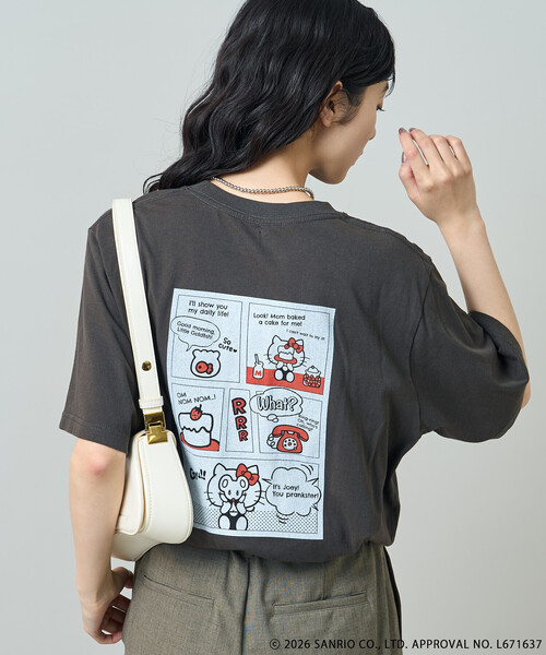 FREAK'S STORE(フリークスストア)の「SANRIO/サンリオ ”HELLO KITTY' 目隠し コミックプリントTシャツ(Tシャツ/カットソー・レディース・オフホワイト/チャコール/ピンク・フリ-)」の3枚目の写真