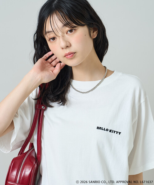 FREAK'S STORE(フリークスストア)の「SANRIO/サンリオ ”HELLO KITTY' 目隠し コミックプリントTシャツ(Tシャツ/カットソー・レディース・オフホワイト/チャコール/ピンク・フリ-)」の6枚目の写真