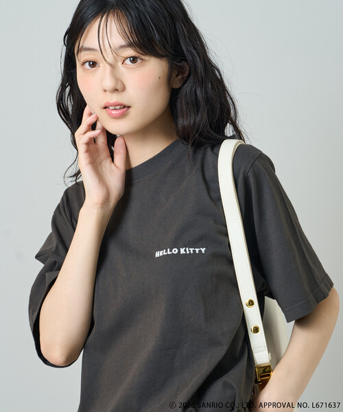 FREAK'S STORE(フリークスストア)の「SANRIO/サンリオ ”HELLO KITTY' 目隠し コミックプリントTシャツ(Tシャツ/カットソー・レディース・オフホワイト/チャコール/ピンク・フリ-)」の15枚目の写真