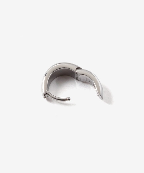TOM WOOD(トムウッド)の「【TOM WOOD / トムウッド】Liz Huggies / リズ ハギーズ フープ ピアス シルバー(ピアス(両耳用)・レディース・シルバー・FREE)」の5枚目の写真