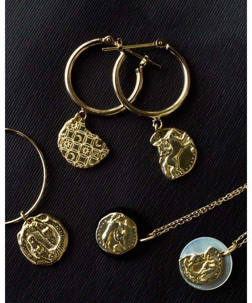 les bonbon（ルボンボン）の「【les bonbon】siren hoop pierce/セイレーン フープ ピアス 10金 コイン（ピアス（両耳用）・レディース・イエローゴールド・FREE）」の2枚目の写真