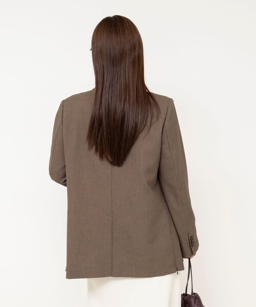 NOLLEY’S Sophi(ノーリーズソフィ)の「《セットアップ対応》ウォッシャブルドライシャークサイドスリットジャケット(テーラードジャケット・レディース・グレー/ブラウン・36/38/34)」の8枚目の写真