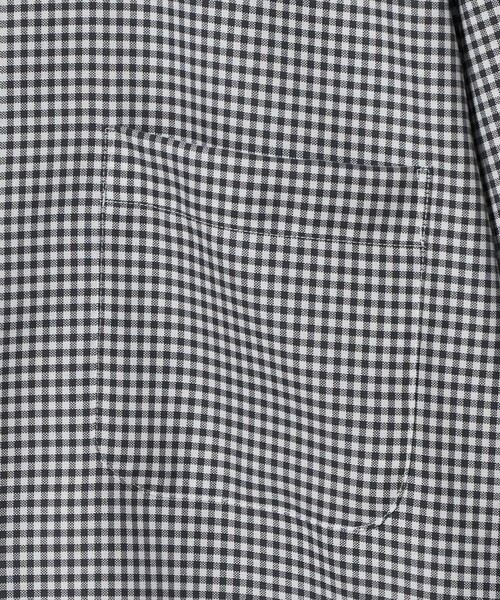 green label relaxing(グリーンレーベルリラクシング)の「エブリット コットンオックス ギンガムチェック スナップ ボタンダウン シャツ -イージーアイロン-(ビジネスシャツ・メンズ・ブラウン系/コバルトブルー/ブラック・S/XL/L/M)」の19枚目の写真