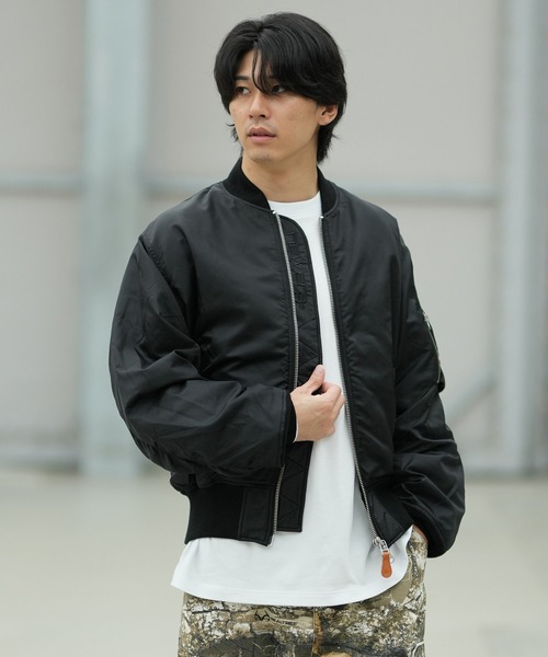 NEW ERA(ニューエラ)の「NEW ERA/ニューエラ MA-1ジャケット 15129334/15129335(MA-1・メンズ・オリーブ/ブラック・XXL/XL/L/M)」の2枚目の写真