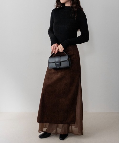 on:nue(オンニュ)の「【on:nue】スエードシアーレイヤードナロースカート /26-27 AW COLLECTION(スカート・レディース・カーキブラウン/ブラック/ブラウン・SMALL/MEDIUM)」の4枚目の写真