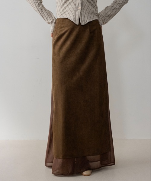 on:nue(オンニュ)の「【on:nue】スエードシアーレイヤードナロースカート /26-27 AW COLLECTION(スカート・レディース・カーキブラウン/ブラック/ブラウン・SMALL/MEDIUM)」の13枚目の写真