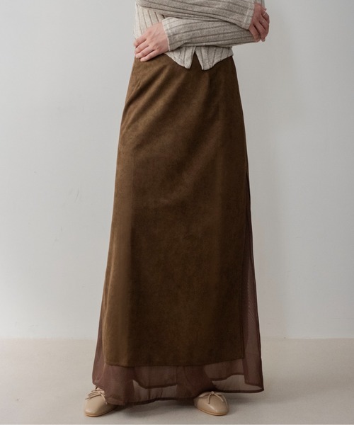 on:nue(オンニュ)の「【on:nue】スエードシアーレイヤードナロースカート /26-27 AW COLLECTION(スカート・レディース・カーキブラウン/ブラック/ブラウン・SMALL/MEDIUM)」の16枚目の写真