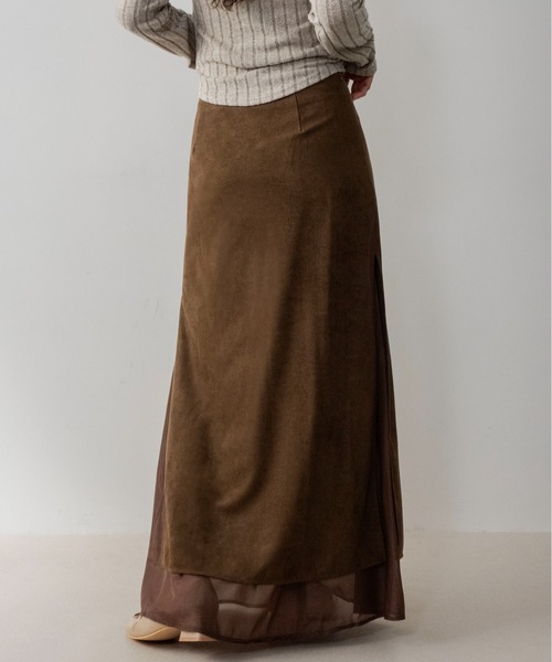 on:nue(オンニュ)の「【on:nue】スエードシアーレイヤードナロースカート /26-27 AW COLLECTION(スカート・レディース・カーキブラウン/ブラック/ブラウン・SMALL/MEDIUM)」の18枚目の写真