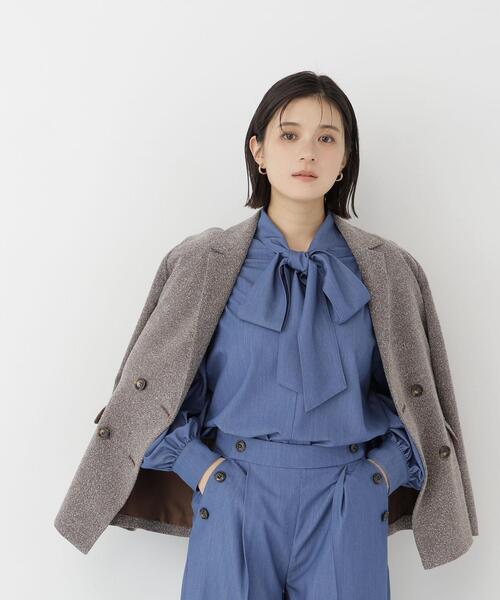 NATURAL BEAUTY BASIC(ナチュラルビューティーベーシック)の「デニムライク SETUP リボンボウタイブラウス(シャツ/ブラウス・レディース・ブルー/ネイビー・FREE)」の6枚目の写真