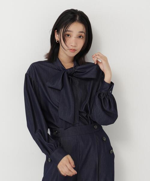 NATURAL BEAUTY BASIC(ナチュラルビューティーベーシック)の「デニムライク SETUP リボンボウタイブラウス(シャツ/ブラウス・レディース・ブルー/ネイビー・FREE)」の19枚目の写真