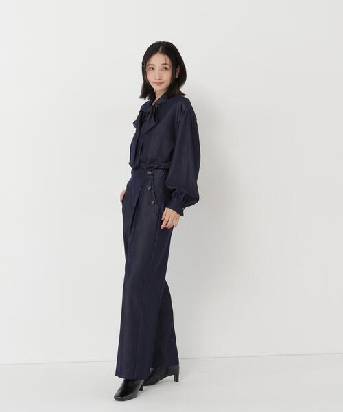 NATURAL BEAUTY BASIC(ナチュラルビューティーベーシック)の「デニムライク SETUP リボンボウタイブラウス(シャツ/ブラウス・レディース・ブルー/ネイビー・FREE)」の20枚目の写真