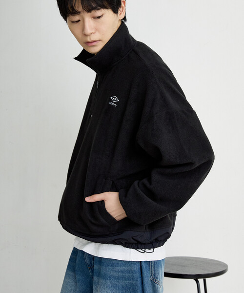 UMBRO(アンブロ)の「UMBRO × PUBLUX/アンブロ 別注 フリース プルオーバー 限定展開(スウェット・メンズ・ブラック/ネイビー/チャコールグレー・MEDIUM/LARGE)」の22枚目の写真