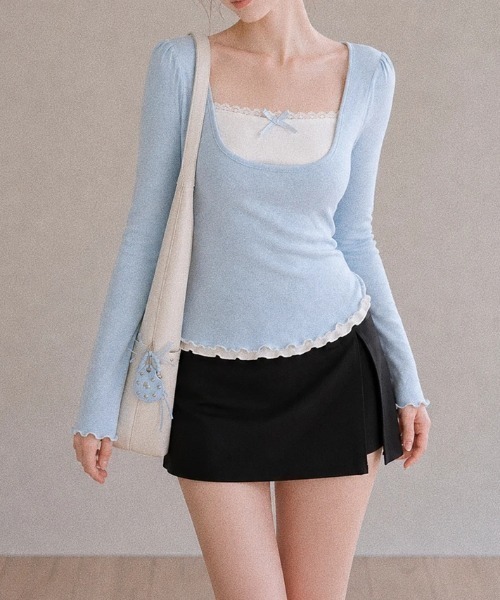 AMAJI(アマジ)の「スクエアネック レース切替 フェイクレイヤード長袖Tシャツ(Tシャツ/カットソー・レディース・ブラック/ライトブルー・SMALL/MEDIUM/LARGE/X-LARGE)」の3枚目の写真