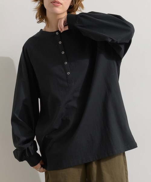 Fizz(フィズ)の「コットン天竺 ヘンリーネックラグラン長袖Tシャツ(Tシャツ/カットソー・レディース・ホワイト/ホワイト×ブラック/ブラック・M)」の3枚目の写真