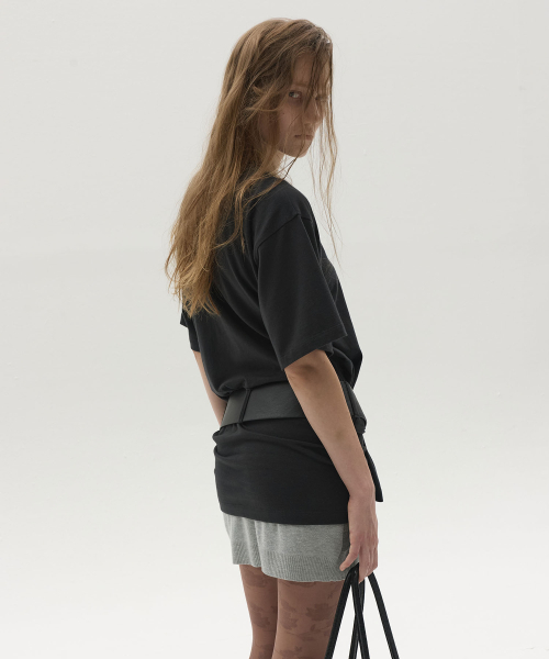 LCDC TM(エルシーディーシーティーエム)の「STRUCTURED HENLEY TOP (BLACK)(Tシャツ/カットソー・レディース・その他・OS)」の5枚目の写真