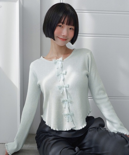 by muni:r(バイ ムニール)の「メロウ ウェーブ リボン カーディガン/2026 AW COLLECTION(ニット/セーター・レディース・チャコール/レッド/スカイブルー/アイボリー・FREE)」の20枚目の写真