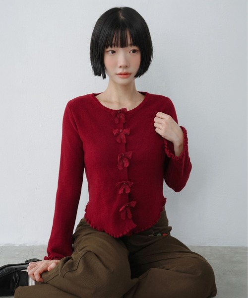 by muni:r(バイ ムニール)の「メロウ ウェーブ リボン カーディガン/2026 AW COLLECTION(ニット/セーター・レディース・チャコール/レッド/スカイブルー/アイボリー・FREE)」の22枚目の写真