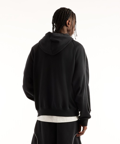 NEW BALANCE(ニューバランス)の「Trackside スウェットフーディ(裏毛)(パーカー・メンズ・ブラック/ネイビー/ライトグレー/アッシュブラウン・LARGE/XX-LARGE/X-LARGE/MEDIUM/SMALL)」の17枚目の写真