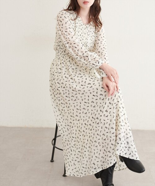 natural couture(ナチュラルクチュール)の「ピンタックプリーツお上品ワンピース(ワンピース・レディース・ブラック/チャコールグレー/ブラウン/ピンクベージュ/その他1/その他2/その他3/その他4・FREE)」の5枚目の写真