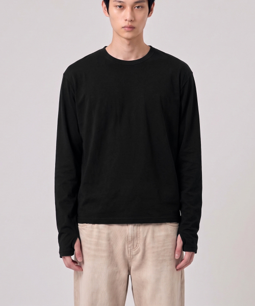 UNDEROFF(アンダーオフ)の「クロップドフィンガーホールロングスリーブTシャツ ブラック(Tシャツ/カットソー・メンズ・ブラック・MEDIUM/LARGE/X-LARGE)」の2枚目の写真
