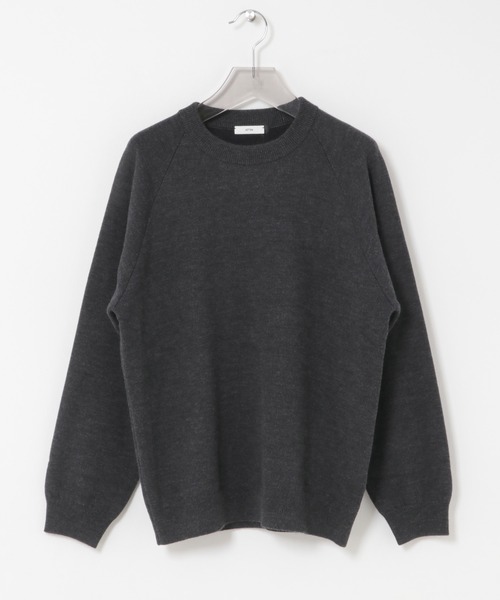 ATON(エイトン)の「ATON CREW-NECK SWEATER(ニット/セーター・メンズ・チャコールグレー/ピンク・4/6)」の2枚目の写真